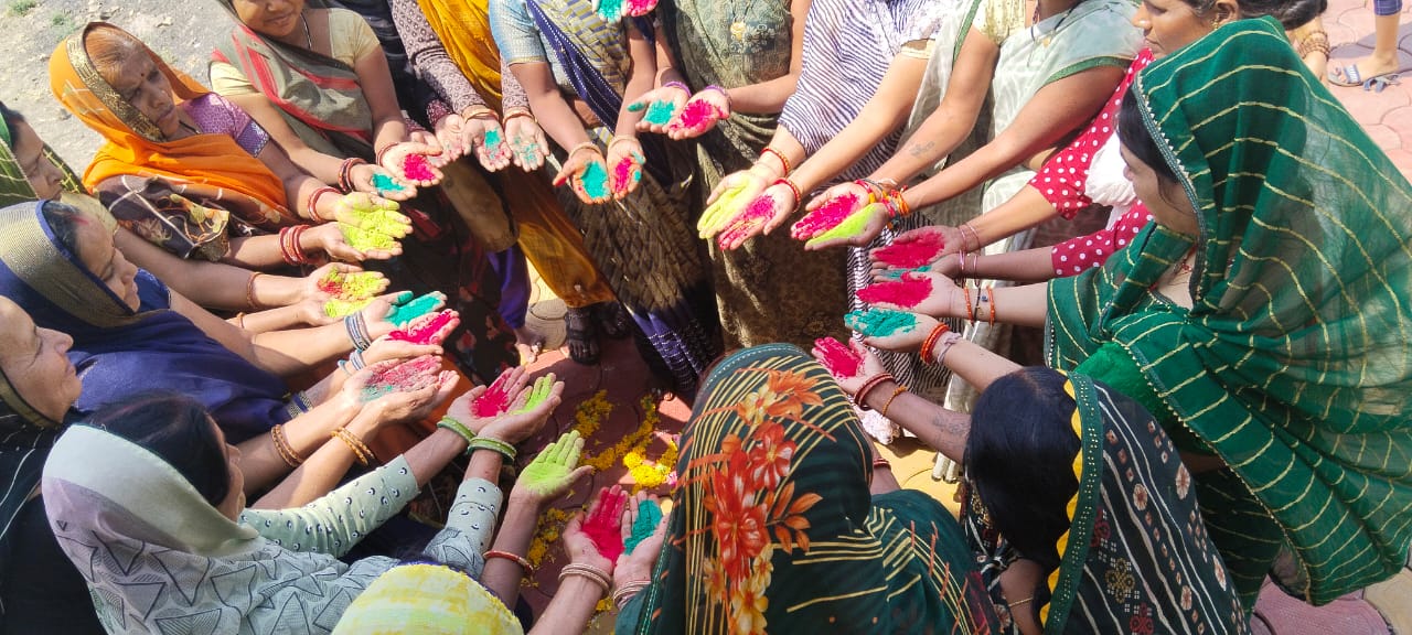 चुनावी फाग उत्सव: “होली के रंग मतदान संग” के तहत शत-प्रतिशत मतदान की दिलाई शपथ