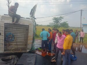 dewas accident news