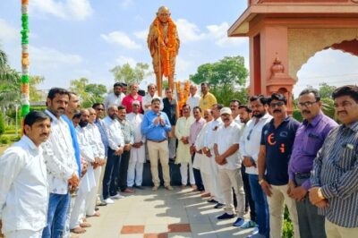 बापू और शास्त्रीजी जैसी सादगी अब राजनीति में नहीं