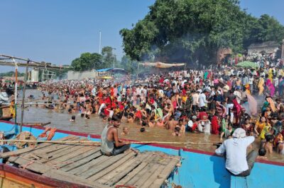 सर्वपितृ अमावस्या पर दो लाख से अधिक श्रद्धालुओं ने किया नर्मदा में स्नान