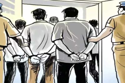 चौराहों पर हंगामा करने वालों को पुलिस ने गिरफ्तार किया