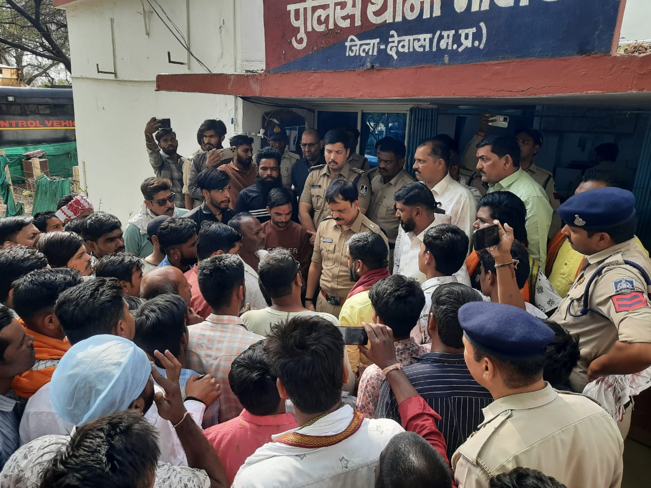 Dewas crime news