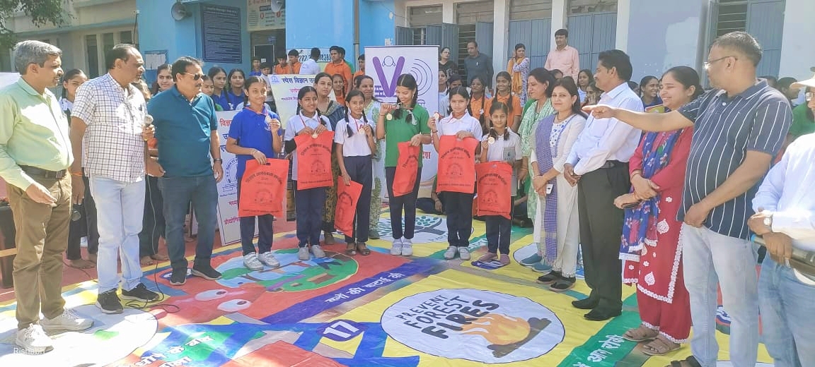 Cm rise school dewas