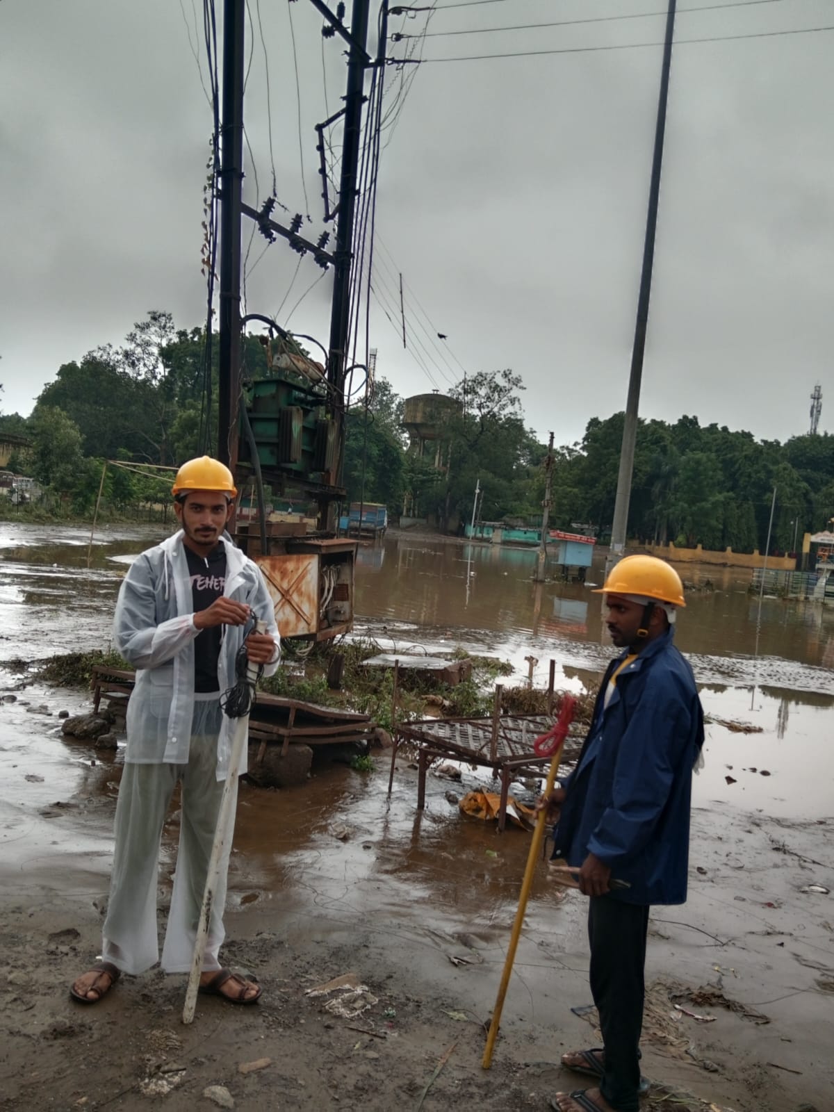 बिजली कर्मी