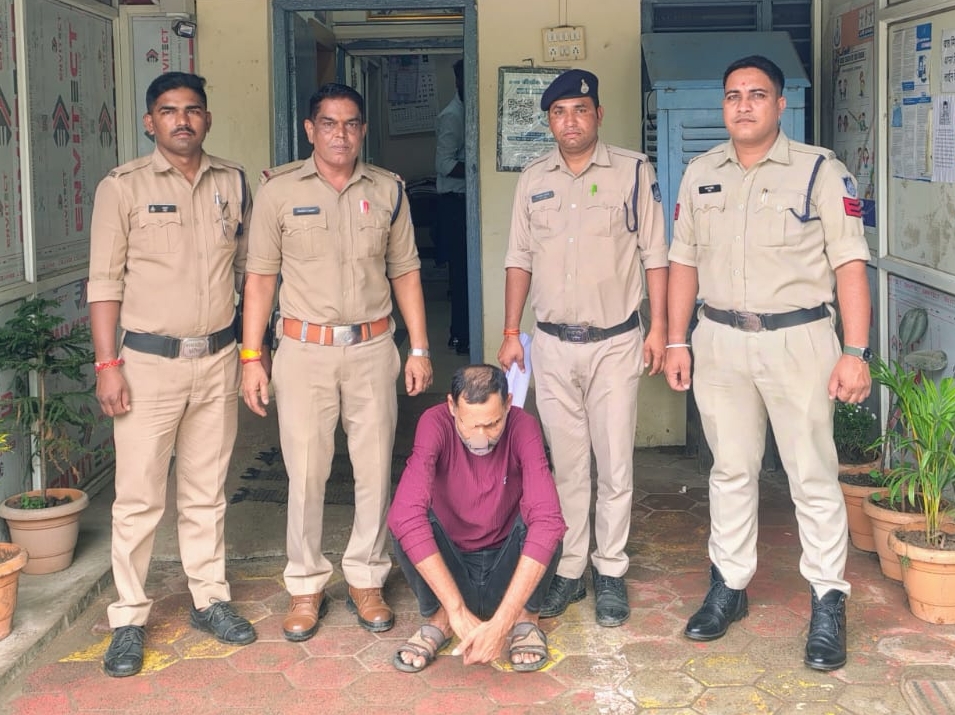 Civil line police dewas