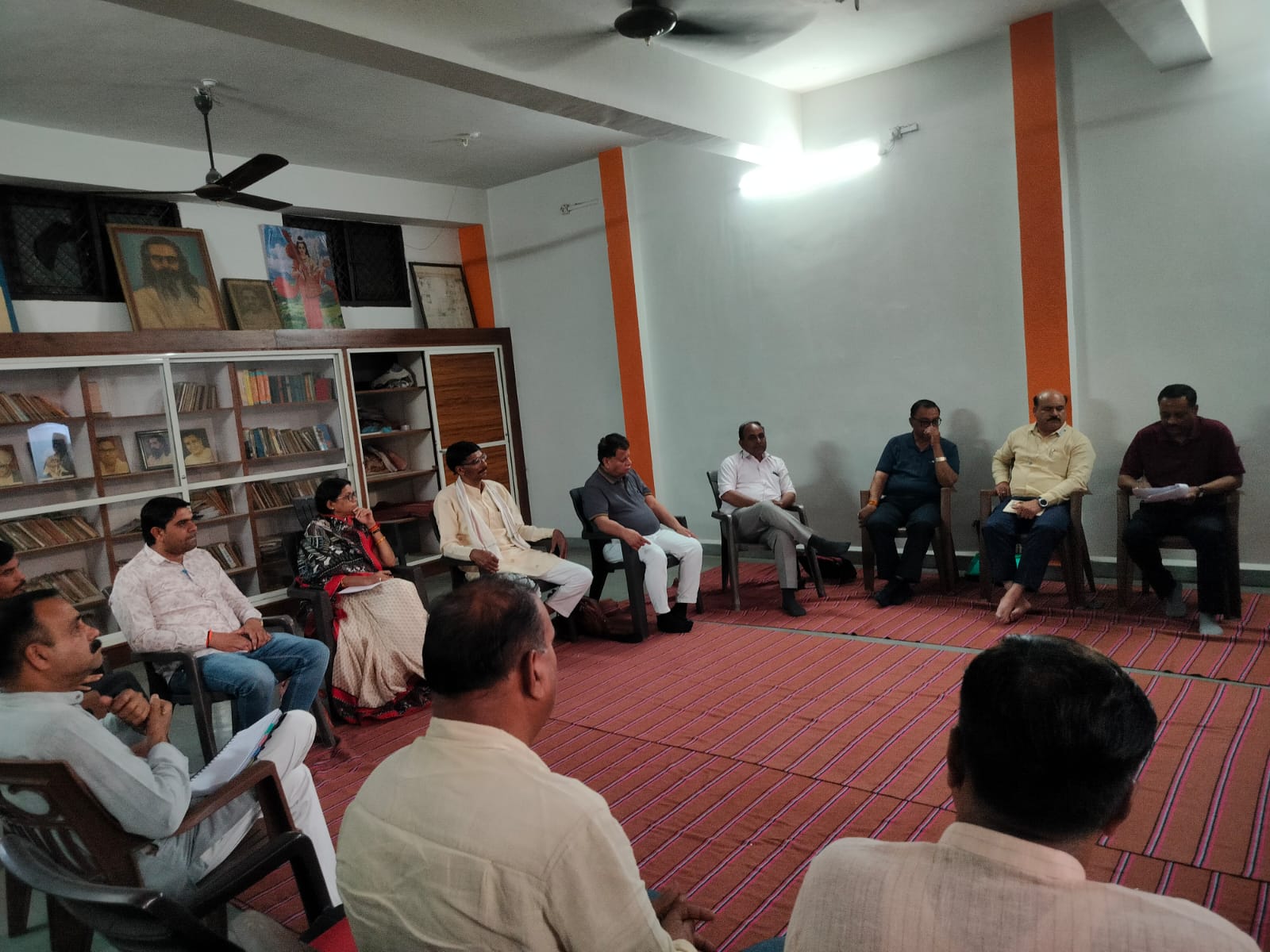 Members present in Seva Bharati Dewas district committee meeting during formation