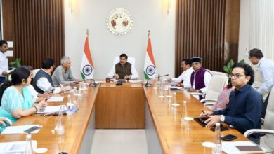 मुख्यमंत्री डॉ. मोहन यादव वीडियो कॉन्फ्रेंसिंग से गेहूं उपार्जन की समीक्षा करते हुए