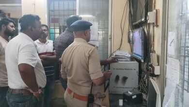 Police checking CCTV footage in Dewas mandi after farmer cash theft incident