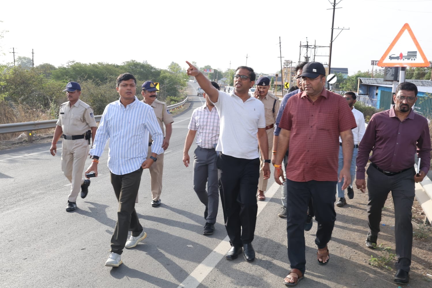 Divisional Commissioner and Collector inspecting proposed parking site for Simhastha 2028 in Ujjain
