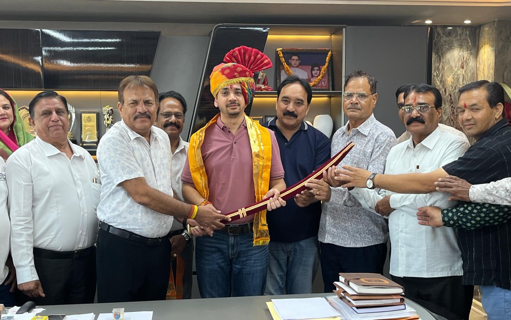 राजपूत समाज चेतना मंडल द्वारा मयंकराज सिंह भदौरिया का सम्मान।