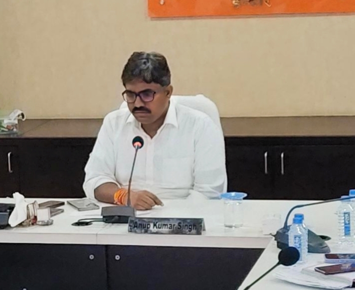 विद्युत वितरण कंपनी के प्रबंध निदेशक अनूप कुमार सिंह