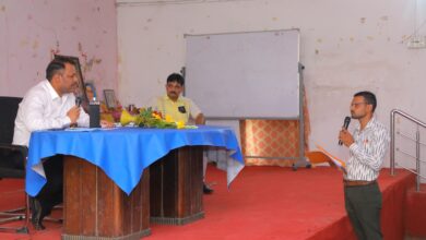 देवास कलेक्टर ऋतुराज सिंह शिक्षा विभाग की समीक्षा बैठक में परीक्षा परिणामों की जानकारी लेते हुए।