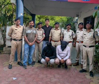 देवास में वाहन चालक के अपहरण और जबरन वसूली मामले में गिरफ्तार आरोपी पुलिस की गिरफ्त में।