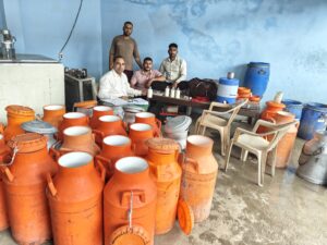 देवास में खाद्य सुरक्षा विभाग की कार्रवाई, दूध-घी के सैंपल जांच के लिए भोपाल भेजे