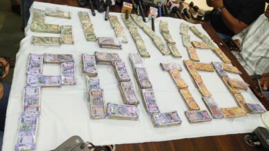 गुना पुलिस ने 17 लाख रुपए की लूट का 18 घंटे में खुलासा करते हुए चार आरोपियों को गिरफ्तार किया।