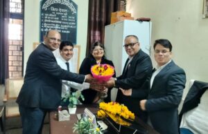 देवास न्यायालय में अभियोजन विभाग के तीन अधिकारियों को पदोन्नति मिली।