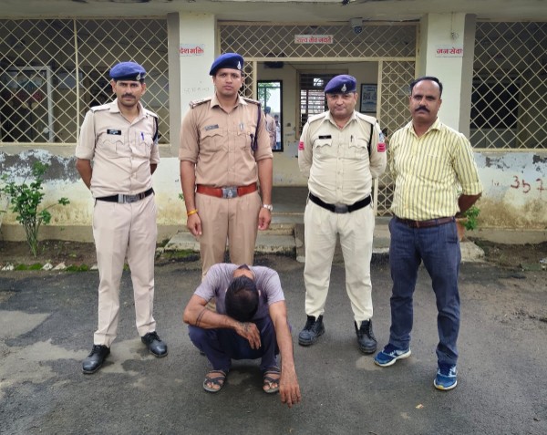 आरोपी टोंकखुर्द पुलिस की गिरफ्त में।