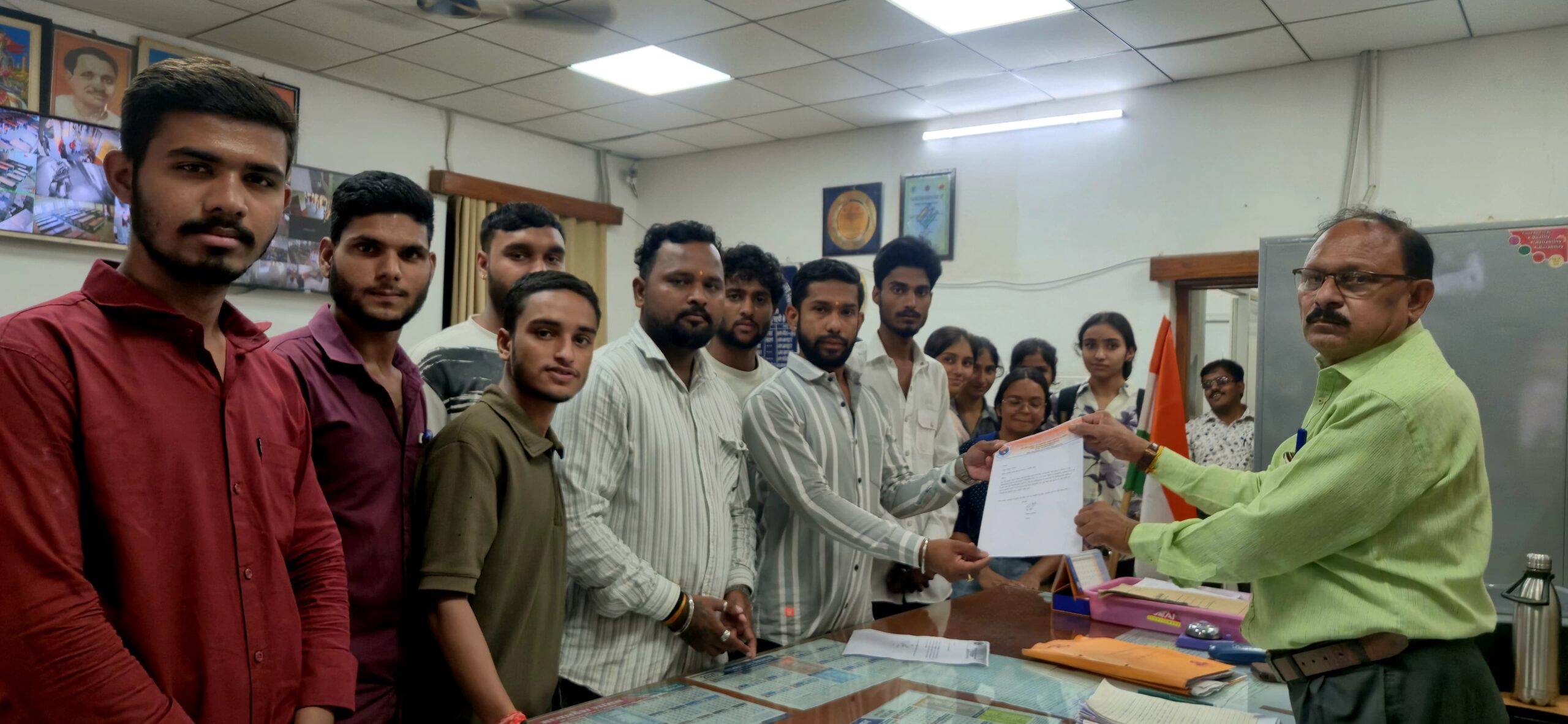 बीकॉम रिजल्ट में गड़बड़ी को लेकर अभाविप का ज्ञापन